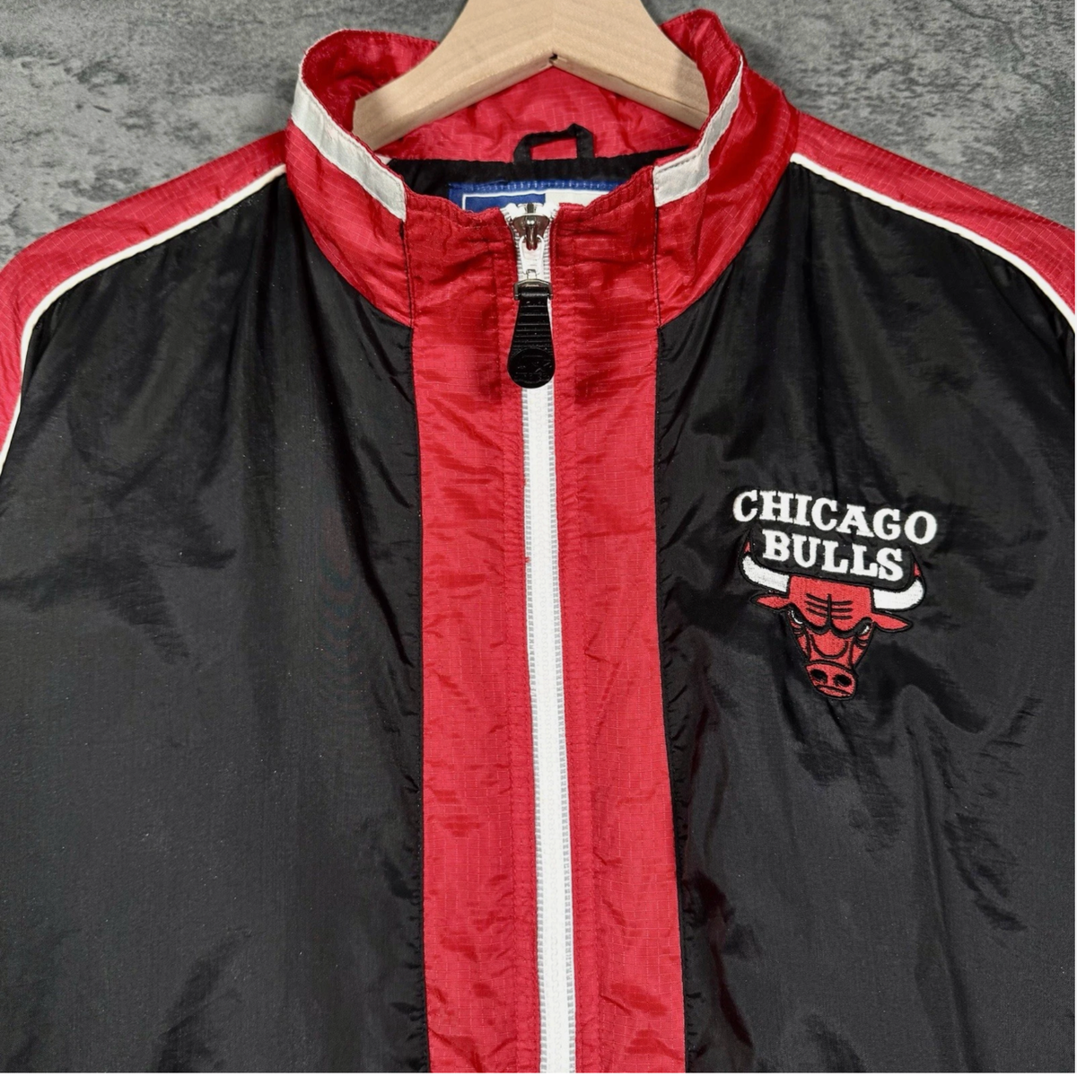 Vintage 90s Youth NBA Starter Chicago Bulls Full Zip Windbreaker