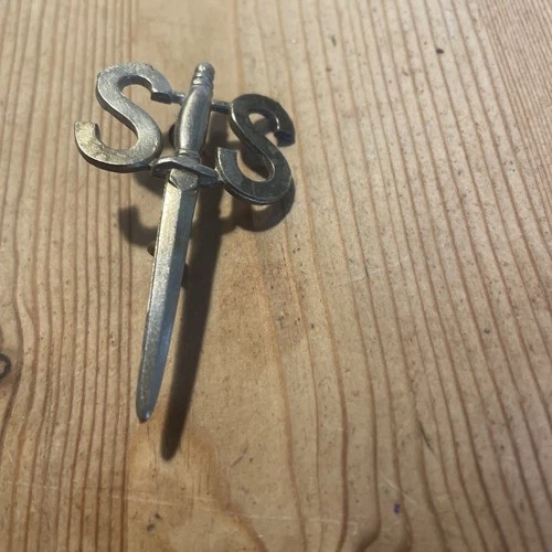 BRITISH MILITARY CAP BADGES, No. 2 Commando White Metal, WW2