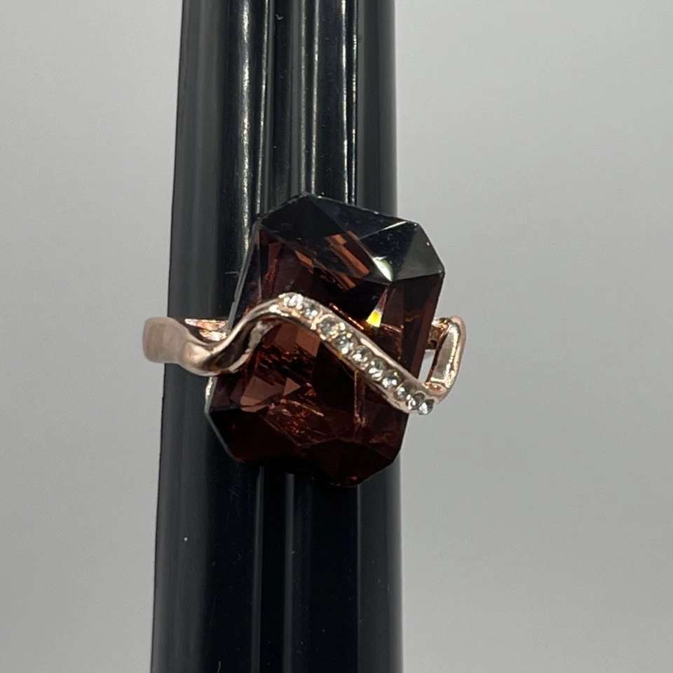 Anillo ondulado ondulado octágono marrón coñac vino estrás relleno de oro rosa talla 6,25 Foto 3 de 4