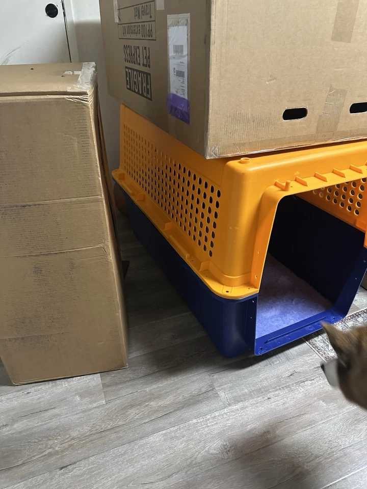 IATA Airlines Approved PP90/PP100 Dog Crate 52x31x33/52x31x39 Inches With Mat. - Image 2 of 4