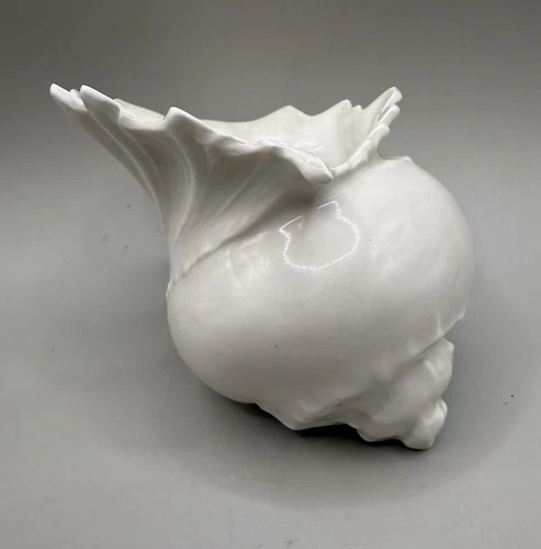 White Ceramic Conch Seashell Planter Figurine marked Czechoslovakia, 5”