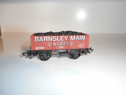 Dapol VR3-07, 5 Plank Barnsley Main wagon. As New condition. OO Scale. Boxed - Picture 5 of 11