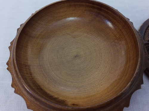 Vintage Wood Trinket Box Hand Carved Wooden Floral Art Round Jewellery Box - Picture 6 of 15