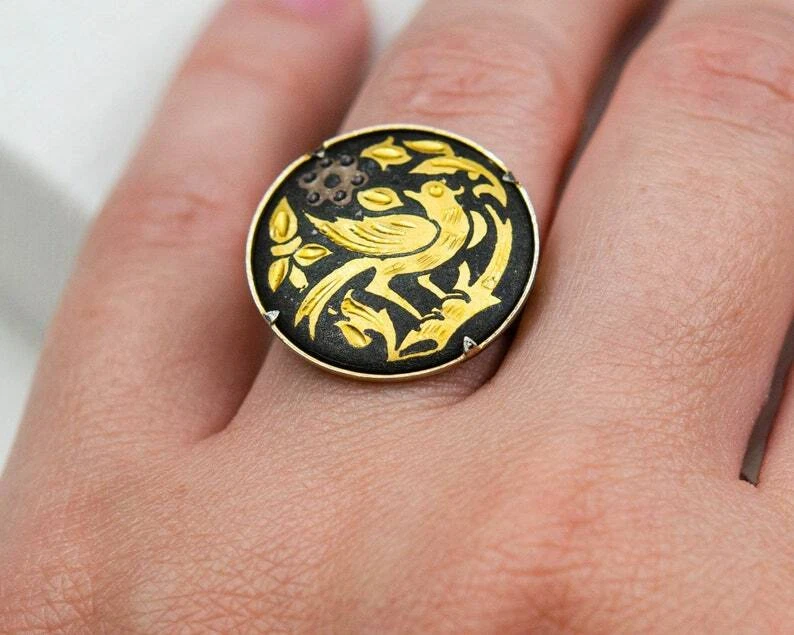 Spanish jewelry black and gold clearance