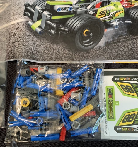 LEGO TECHNIC WHACK! Pull Back Race Car Lego Blocks #42072 Building Toy - Picture 4 of 12
