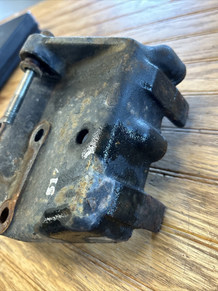88 89 Mazda 323 Turbo Ac Compressor Bracket Used 8631-15