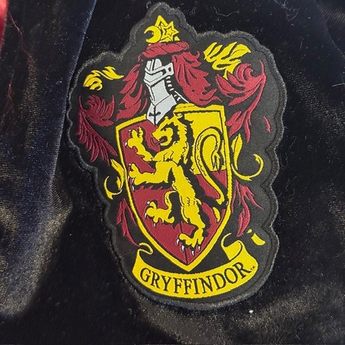 HARRY POTTER Velvet ROBE Wizarding World Hogwarts GRYFFINDOR Robe Cape Cloak - Picture 5 of 12