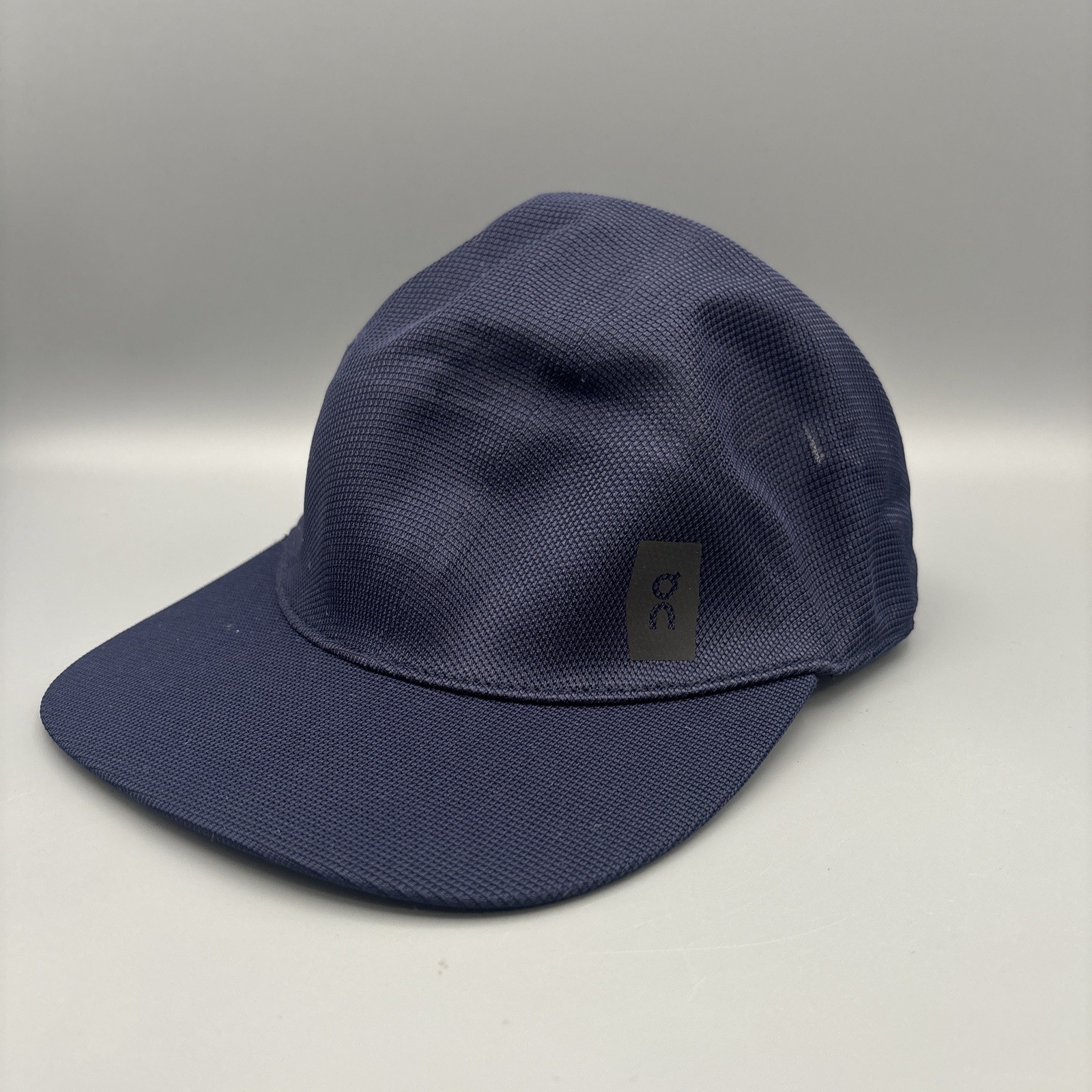 On Cloud Lightweight Running Hat Strapback Adjust… - image 1