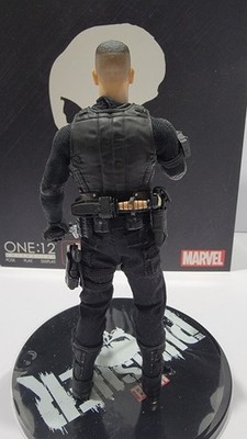 Mezco Toyz Netflix PUNISHER (ULTIMATE EDITION) 1/12 Action Figure