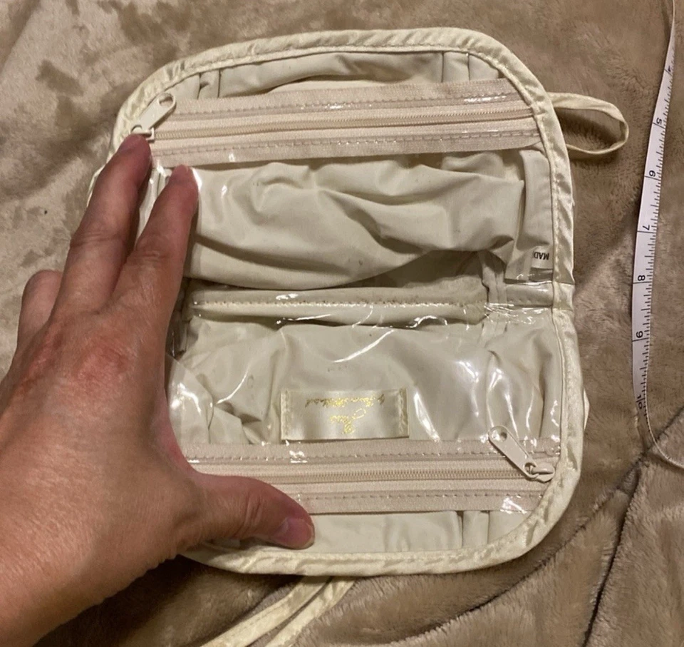 Bolso de mano pequeño vintage de satén en marfil. Foto 2 de 4