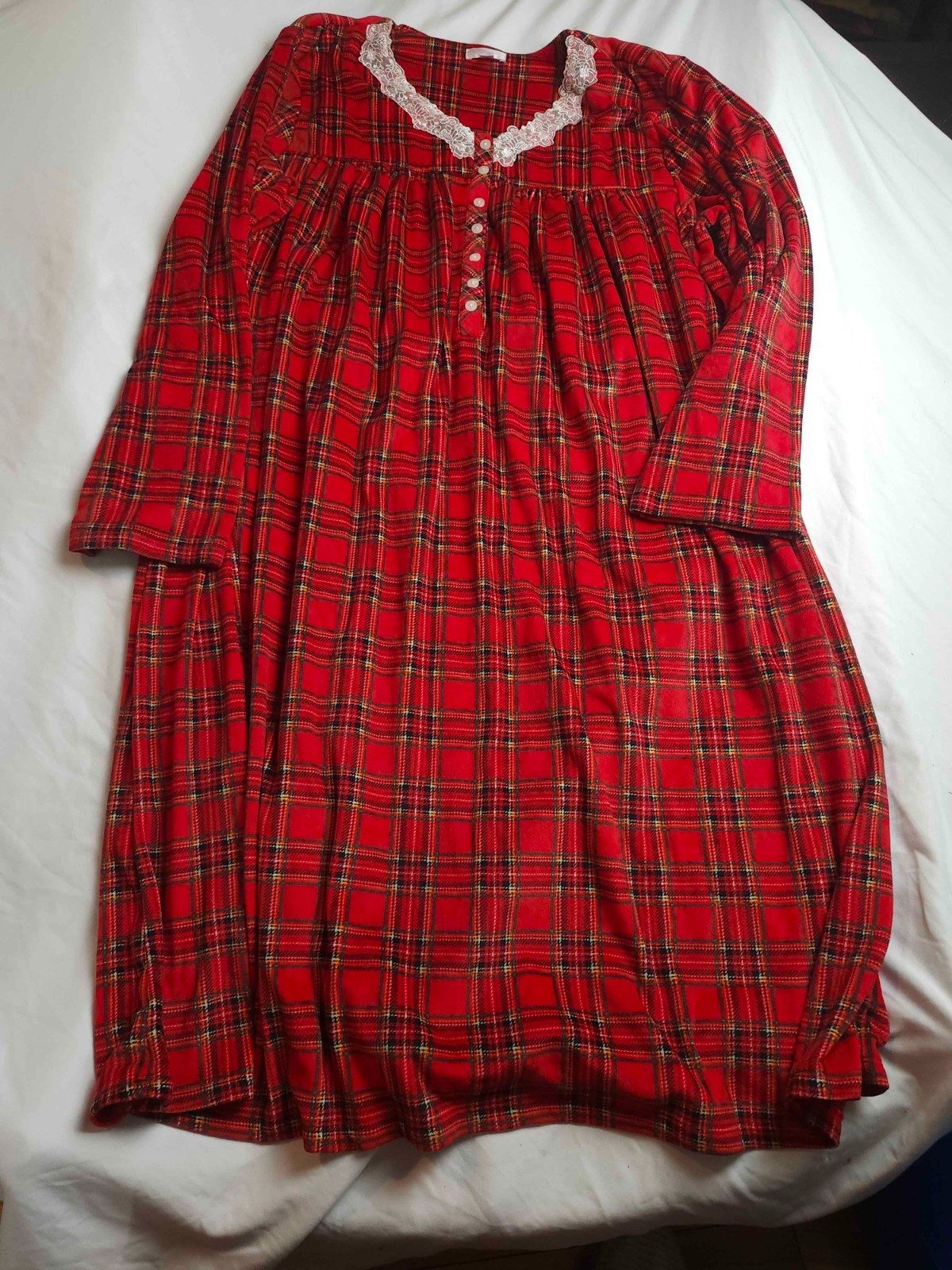 Secret Treasures Nightgown Womens 2X Red Plaid Lace Trim Fleece Long Sleepwear