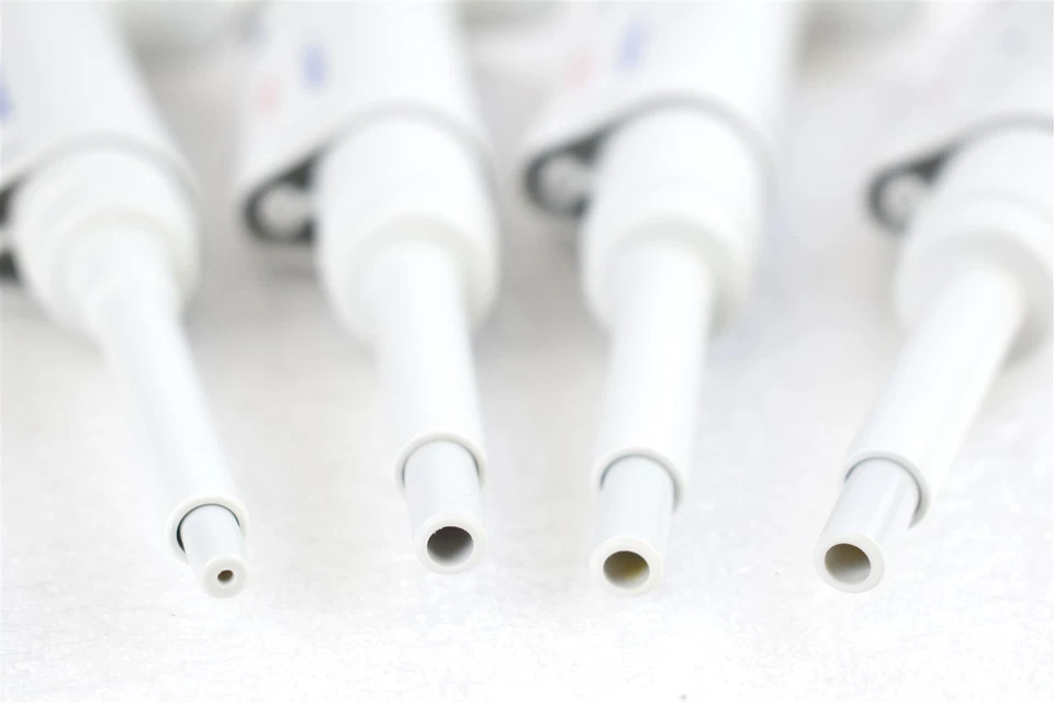 LOT of 4 Eppendorf Research Single Channel Pipette (1x 20-200uL + 3x 100-1000uL) - Image 3 of 3