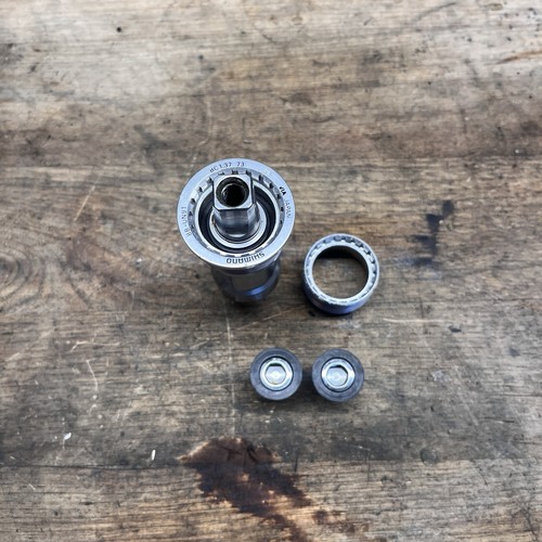 Shimano UN91 Bottom Bracket XTR M900 107 68 1.37x24 VGC - Picture 3 of 4