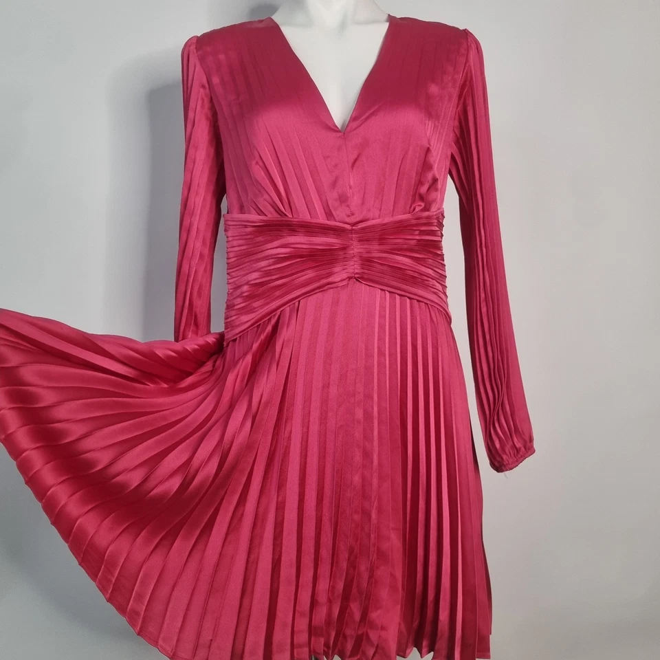 Nuevo con etiquetas Vestido Barbiecore Boston Propio Rosa Acordeón Plisado Rosa Caliente Profundo V Talla 12 Foto 2 de 4