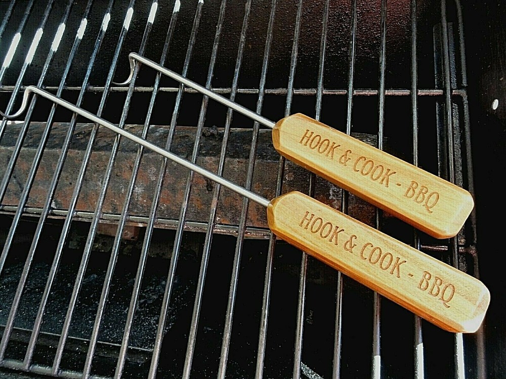 NEW Set of 2 HOOK & COOK BBQ Kitchen & Grill Cooking Tools Meat Turners R-Hand