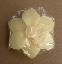 NEW Illuminations Yellow Daffodil Flower 4” Single Wick Floating Candle