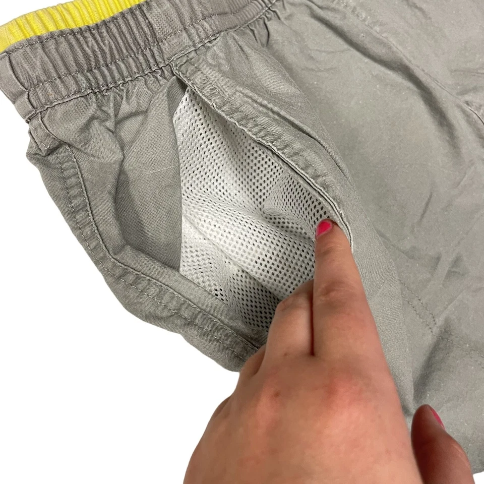 Bañador de playa vintage de los 90 Beach Gear para hombre gris amarillo ribete pantalones cortos L Foto 4 de 4