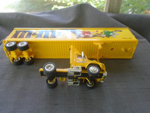 Matchbox Super Rigs Kenworth Aerodyne Semi, 1995 M&M's - Picture 3 of 4