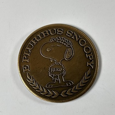 VINTAGE PEANUTS SNOOPY & WOODSTOCK HEADS/TAILS COIN, E PLURIBUS SNOOPY 