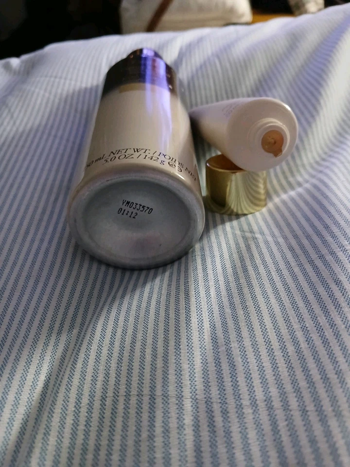 Crema alisadora de cabello Orbie y loción corporal Gucci Foto 2 de 3