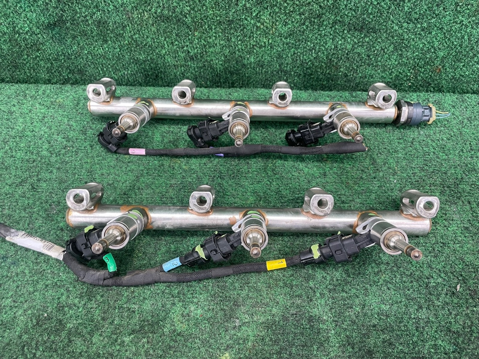 2014-2019 Maserati Ghibli S Q4 3.0L Fuel Rail with Injectors Pair OEM