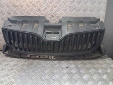 SKODA FABIA MONTE CARLO 2014-2021 FRONT CENTRE GRILLE WITH BLACK TRIM 6V0853653