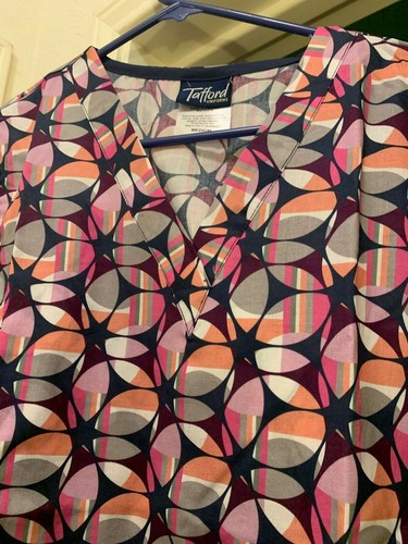 TAFFORD SCRUB TOP SIZES: XS, S, M "NEXT LEVEL" PETALS NWT NURSE MEDICAL DENTAL - Picture 11 of 11