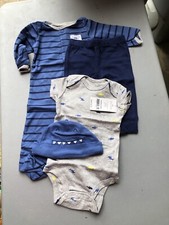 New With Tags 4 Piece Set Carter  s Size 3M Little Layette Set SKU WR29 Shark