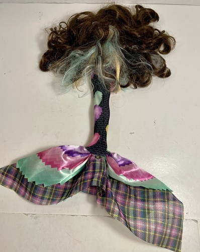 MERMAID HIGH Spring Break Raynea Mermaid Doll - Picture 3 of 4
