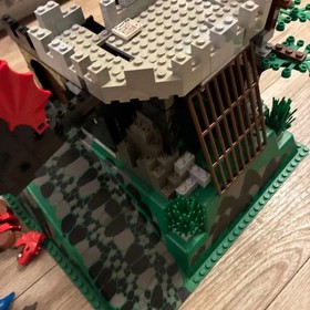 LEGO System Fire Breathing Fortress 6082 In 1993 Used Retired As Is