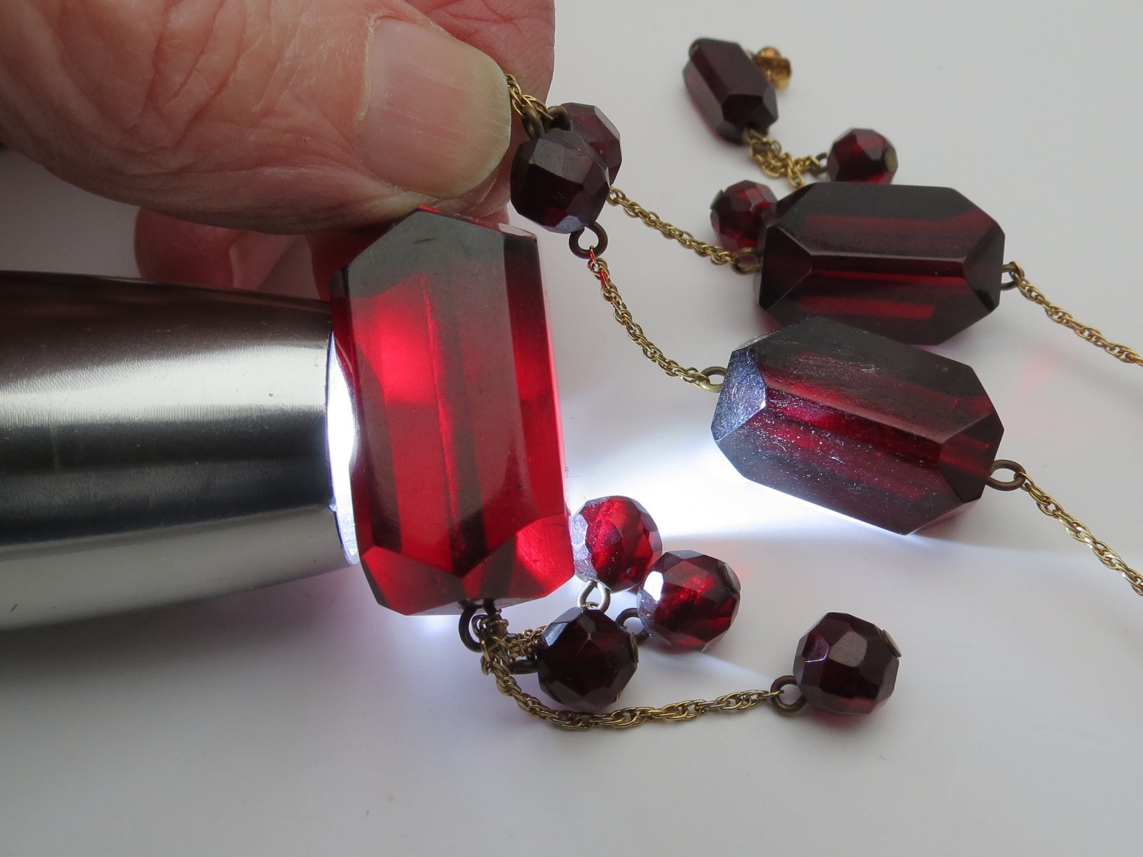 Vintage cherry bakelite rectangular bead  station… - image 4