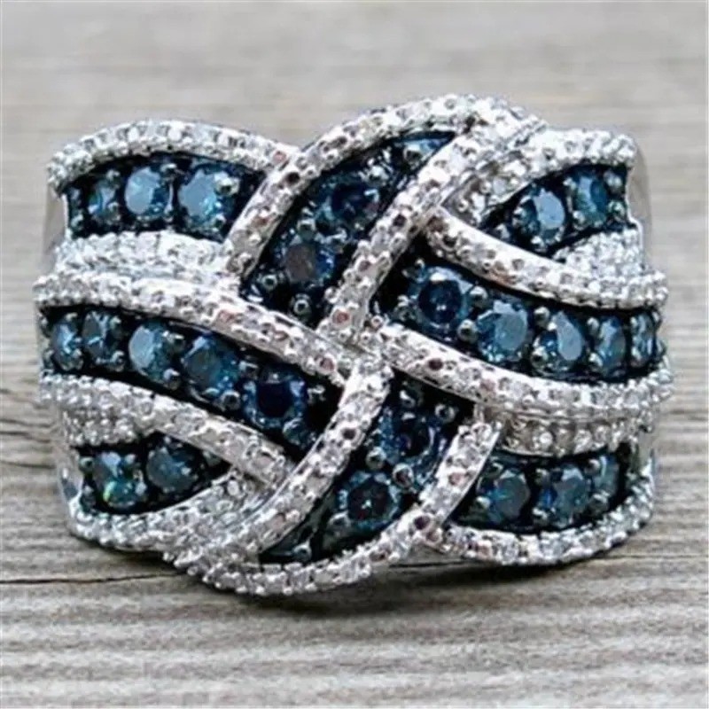 Popular American Blue Winding Ladies Ring Creative Geometric Banquet