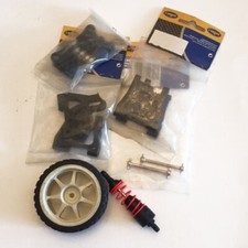 SERIE DI RICAMBI RUOTE AMMORTIZZATORI BRACCI SOSPENSIONE CARDANI 1/10 CARSON RC