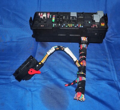 2014-2017 Range Rover L405 L494 3.0L 5.0L Rear Trunk Fuse Box Relay Block OEM