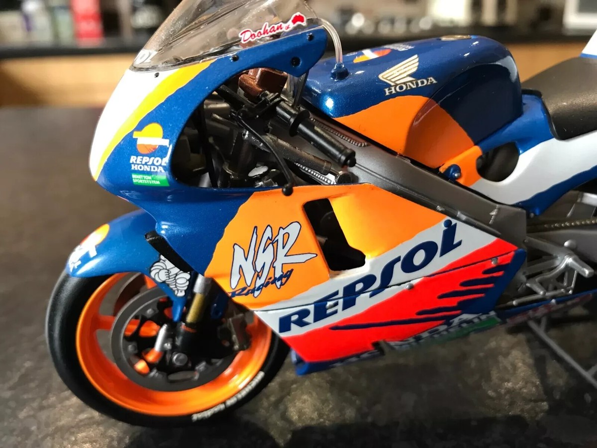 MINICHAMPS Michael Doohan 1/12 Honda NSR 500 GP 1997 Die
