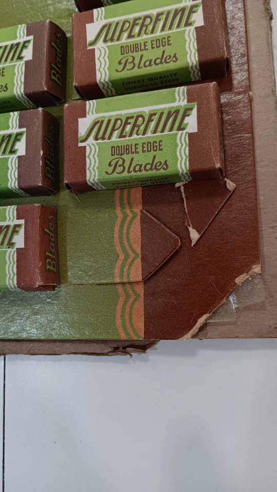 VINTAGE SUPERFINE RAZOR BLADES Stand-Up DISPLAY - Image 2 of 4