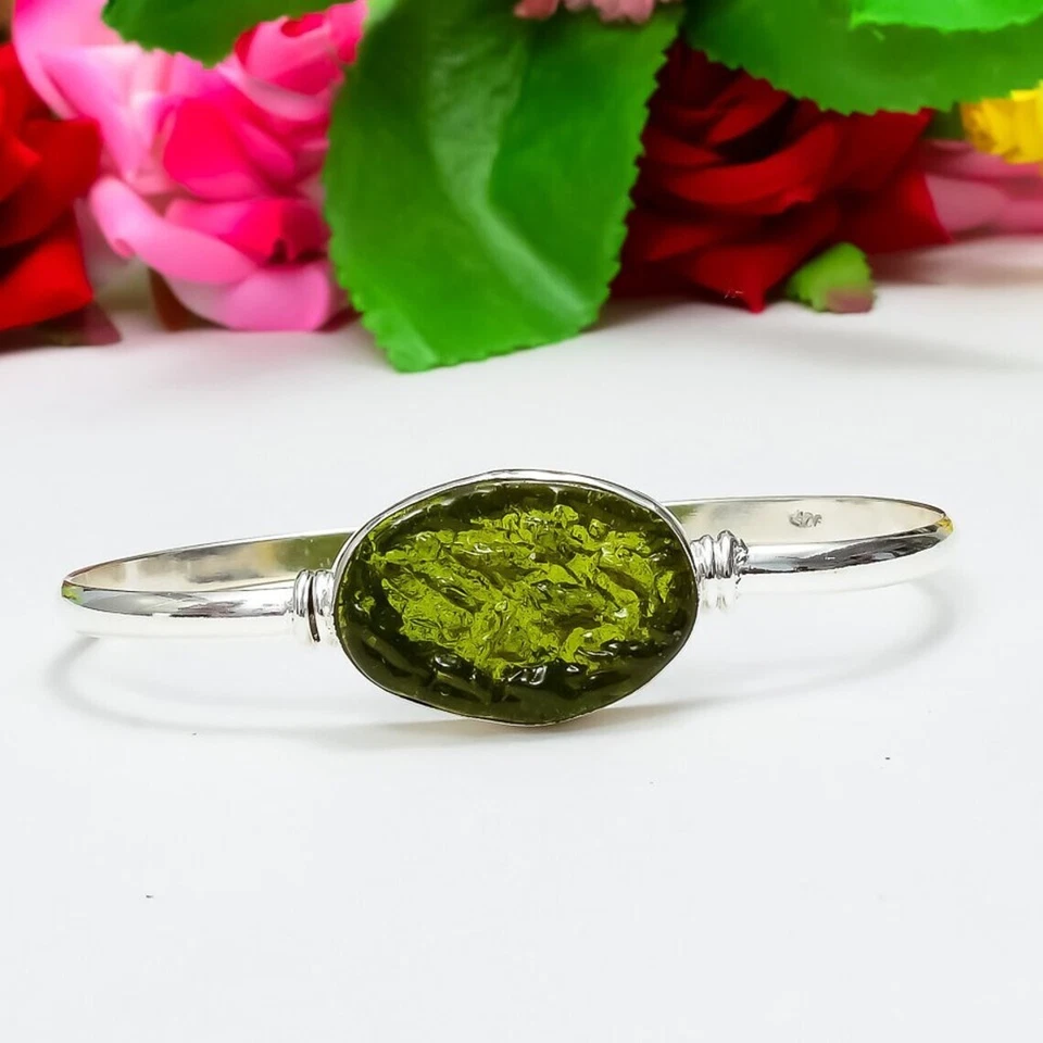 Brazalete brazalete hecho a mano de plata de ley 925 con piedras preciosas de moldavita verde RM-25 Foto 2 de 4