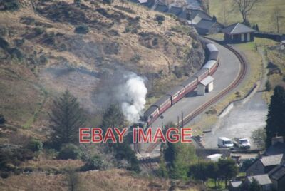 PHOTO  TRAIN LEAVING TANYGRISIAU STATION SEEN FROM THE SLOPES OF MOEL-YR-HYDD. 2