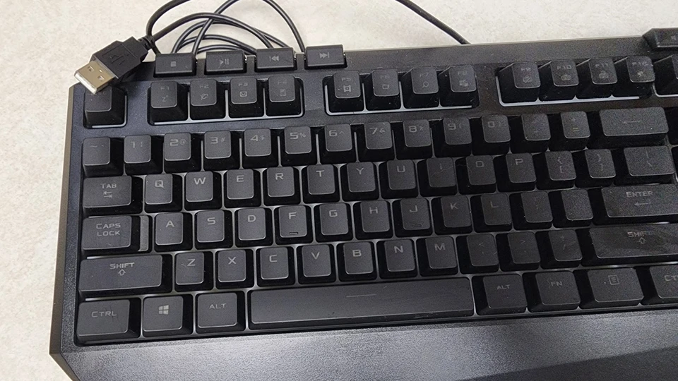 Teclado macro para juegos Asus retroiluminado KB V2 CON CABLE LED USB ¡SE ENVÍA RÁPIDO Y HOY! Foto 3 de 4