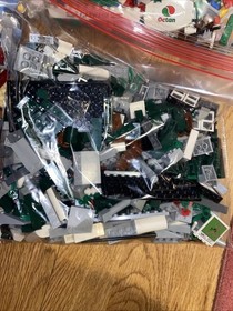 LEGO 10184 Creator Town Plan Complete w/ Instructions Mini-figures & Box
