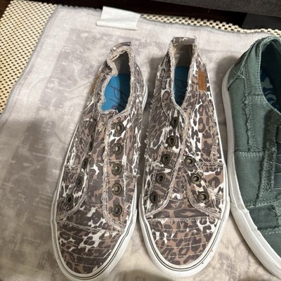 Blowfish Low Top Slip-On Sneaker Leopard Animal Print Gray White Unisex Adults