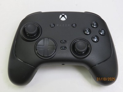 Razer Wolverine V3 Pro Wireless eSports Controller RZ06-0520 XBOX | PC