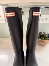 New Women’s Hunter Tall Black Rain boots Size 10