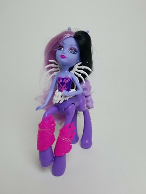 Monster High Frightmares Avery Evenfall Centaur Doll & Accessories