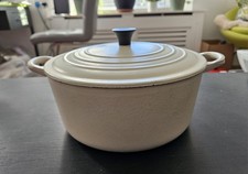 Le Creuset Round Casserole Dish Dutch Oven Bread Making Matt White Off White 24