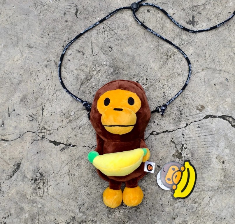 SALE Baby Milo Banana Phone Pouch Shoulder Bag BAPE A Bathing Ape Unisex - NWT thumbnail 2