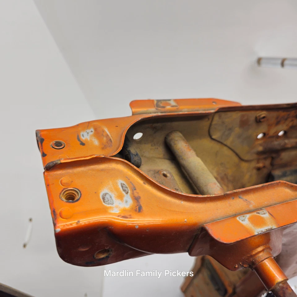 Cuadro principal Honda ST90 con manillar horquilla naranja vintage 1974 OEM Foto 2 de 4