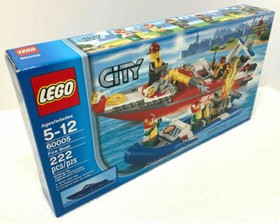 LEGO 60005 City Fire Boat New Factory Sealed 222 pieces Ages 5-12 really floats