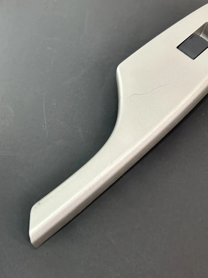 2009-2013 OEM Toyota COROLLA interruptor de janela moldura traseira esquerda fabricante de equipamento original (cinza) - Imagem 3 de 4