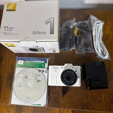 Nikon 1 V1 Digital Camera Lens Kit with NIKKOR 10mm f2.8 Excellent Condition